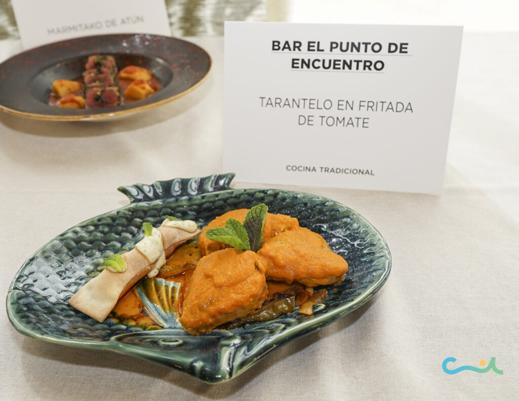 Tarantelo en fritada de tomate